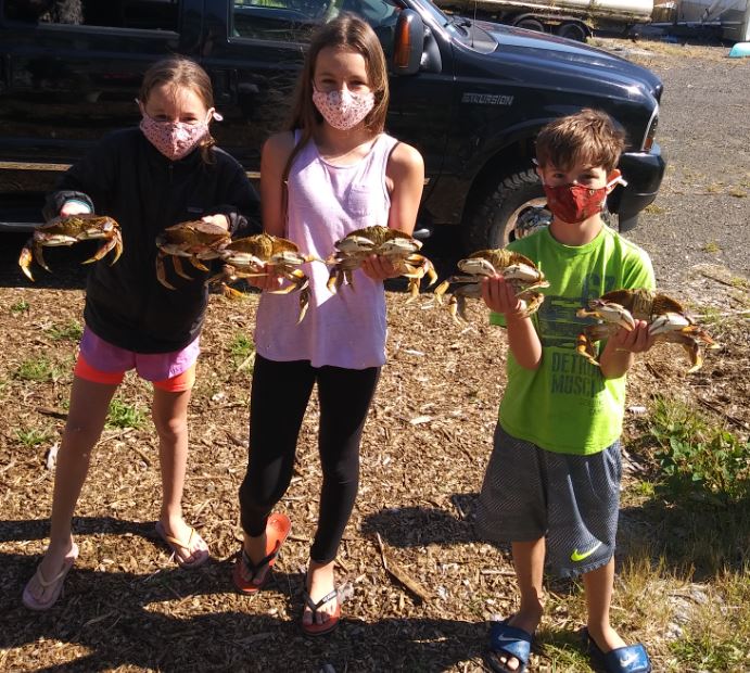 Crabbing in Depoe Bay, Oregon: Best Tips & Regulations for a Successful Trip