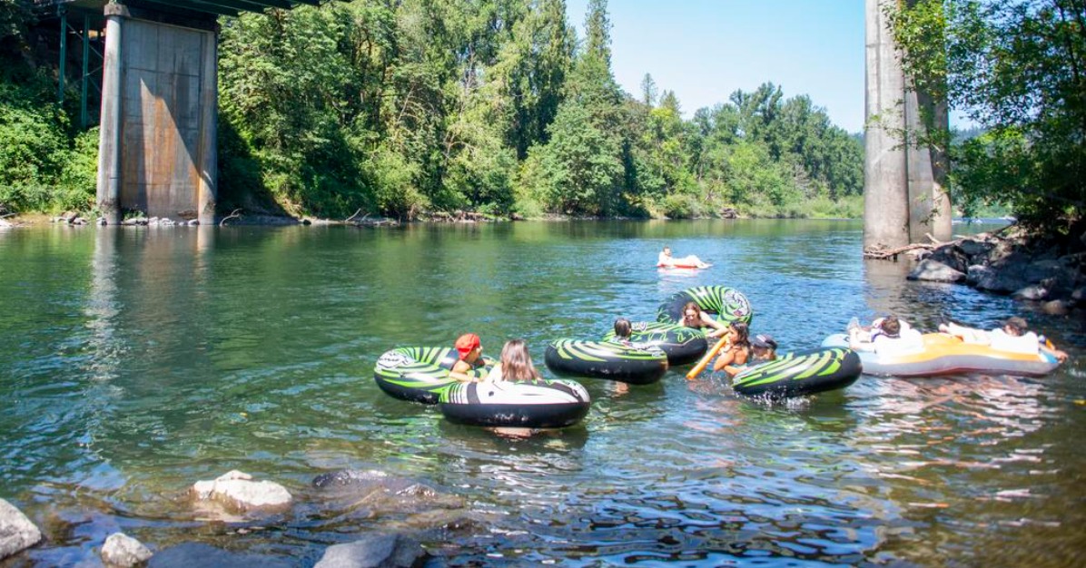 Explore the Clackamas River: Carver to Riverside Float Experience