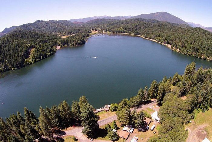 Plan Your Trip to Lake Selmac Oregon: Hotels, Camping, and Things To Do