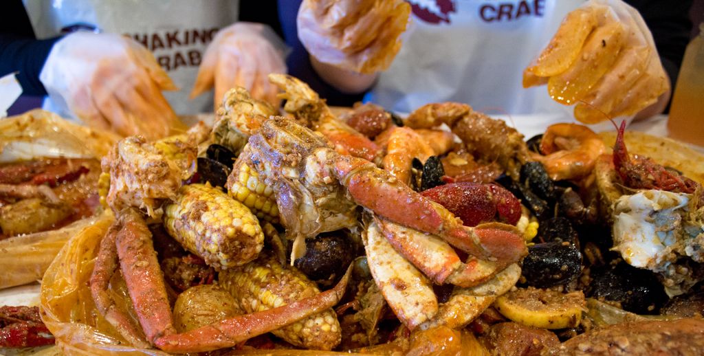 The Ultimate Boston Crabbing Experience: Top Beaches and Restaurants for Crab Lovers