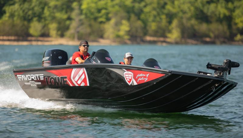 Aluminum vs Fiberglass Bass Boats: Performance, Durability, and Cost Comparison