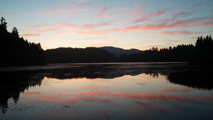 Plan Your Trip to Lake Selmac Oregon: Hotels, Camping, and Things To Do